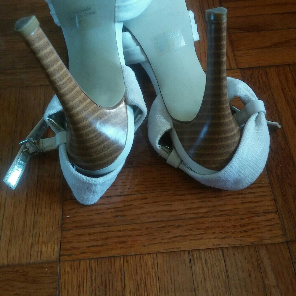 High hell Sandal . - Picture 3 of 8